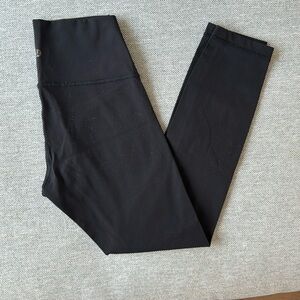 Lululemon wunder under 25”